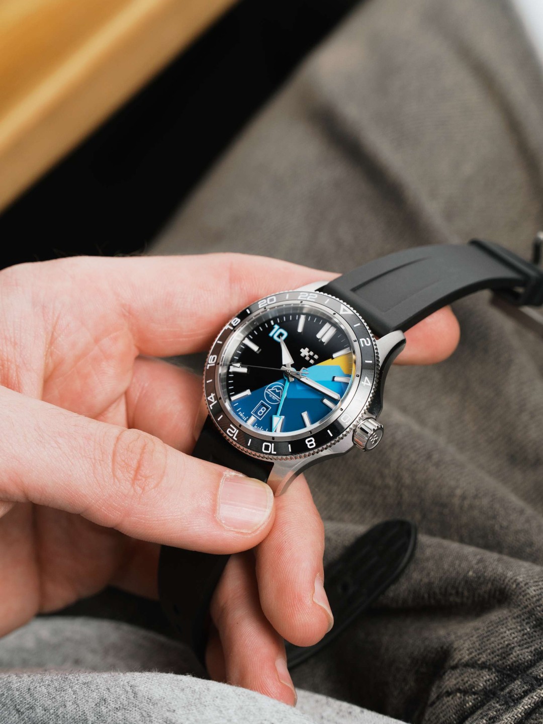 チャクラデルフィン ザゼゼーン ヴィリデゴルゲルス など 青白ヴィリデパーツ One club. Two-tone dial. Completely bespoke. Created for the