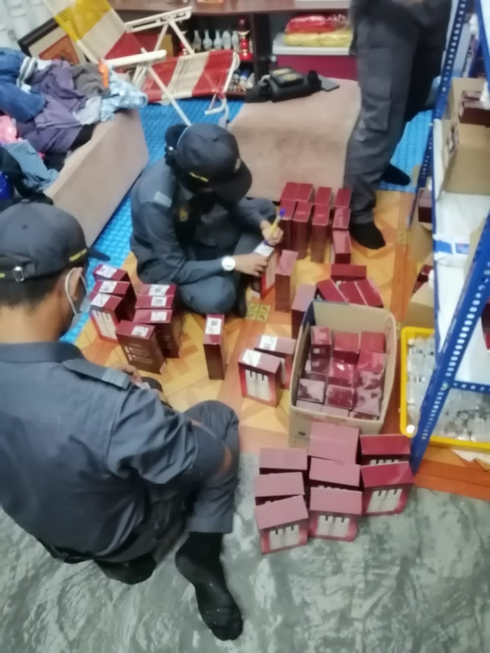 KPDN - OPERASI KPDNHEP CAWANGAN BATU PAHAT, JOHOR Tarikh : 24.11.2021 ...