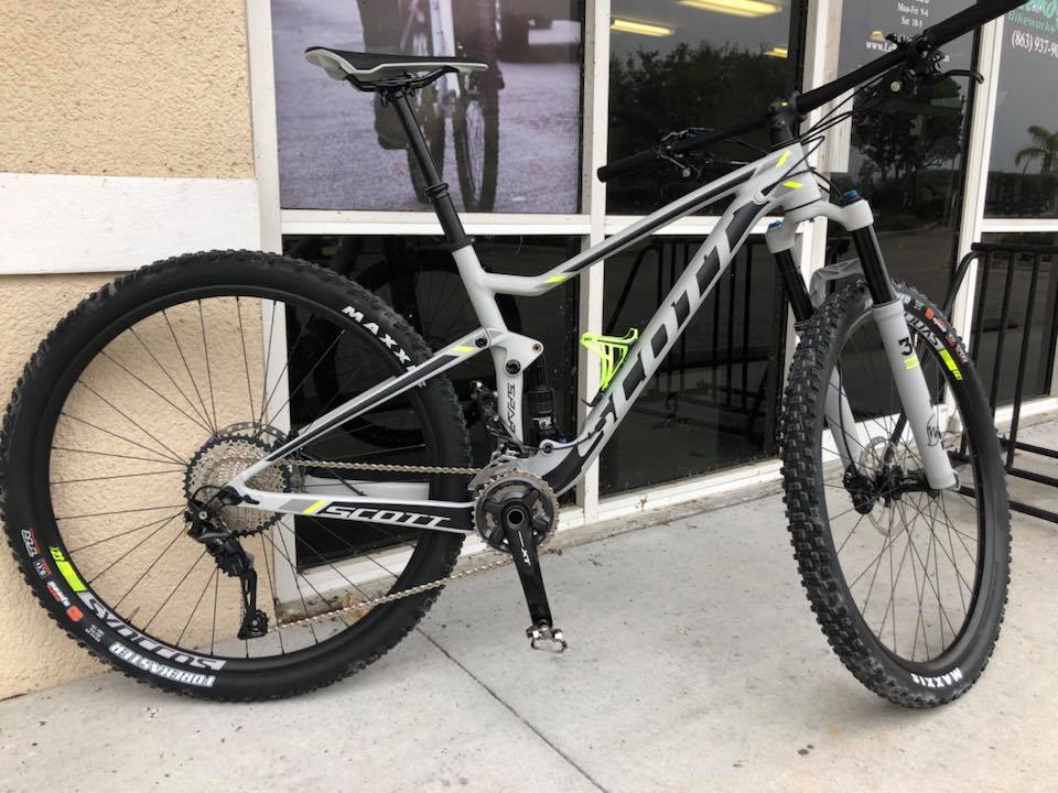 Scott Spark 940 bike with Fox suspension and dropper post