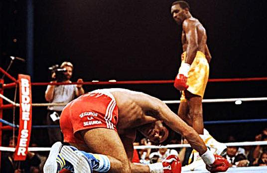Boxing - 29th OCT 1987 - Thomas Hearns and Juan Domingo Roldan clashed ...
