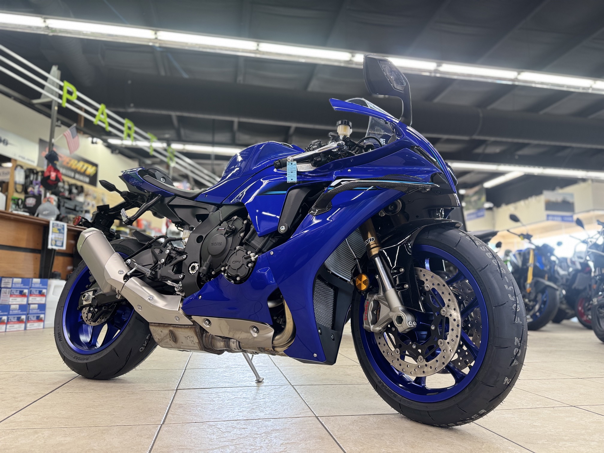 🚨 SUPERBIKE ALERT! 🚨 The legendary 2026 Yamaha R1 has arrived at