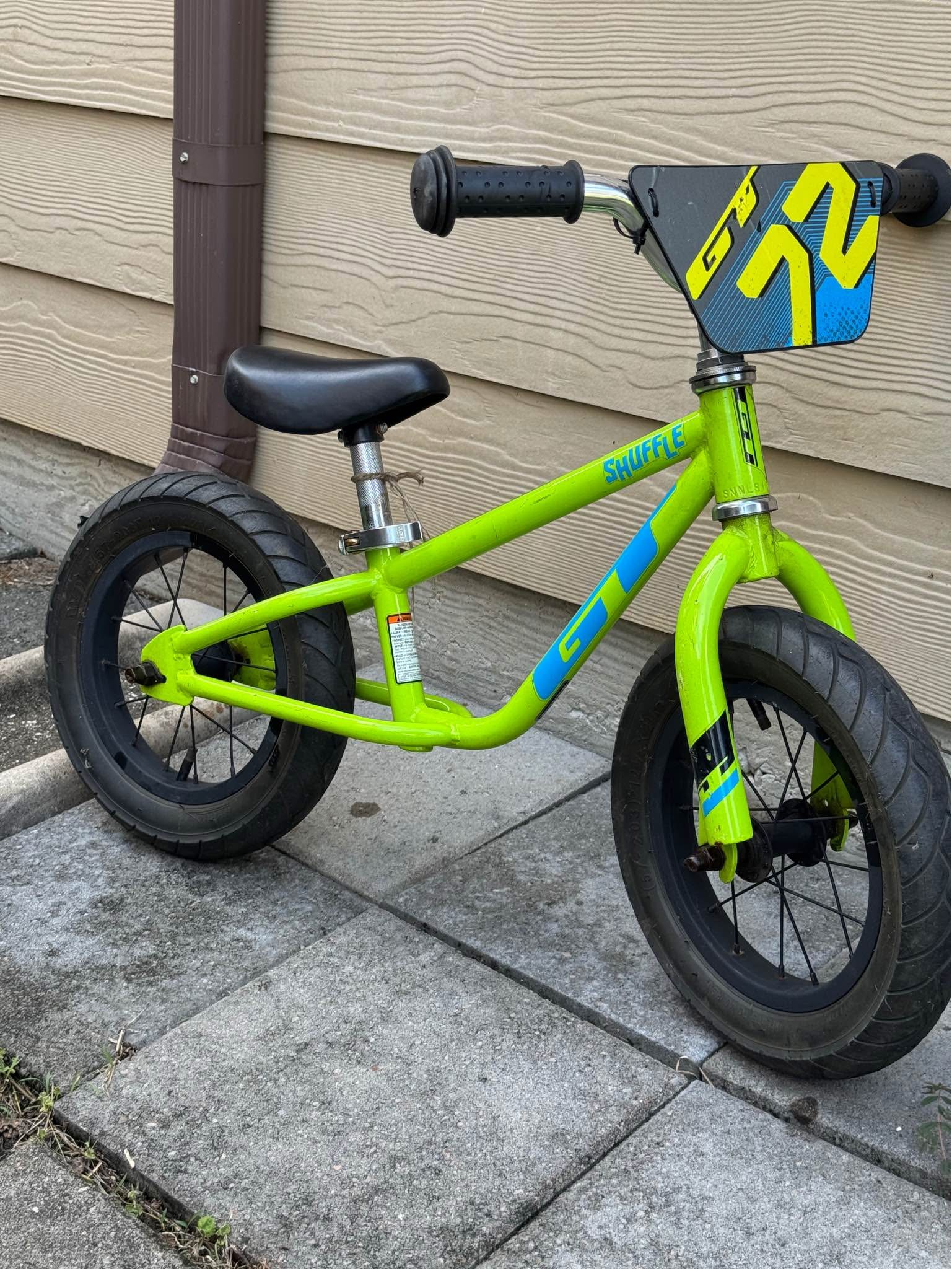 gt bicycles shuffle Shop BMX Performer 16" Youth Freestyle Bike GT Lil Outpost 12 Balance