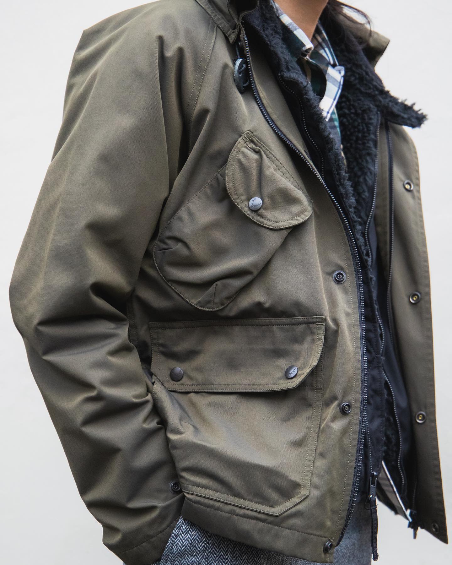 STYLING 」⁣⁣ South2 West8 Carmel Jacket - Olive EG LL Vest - Black 