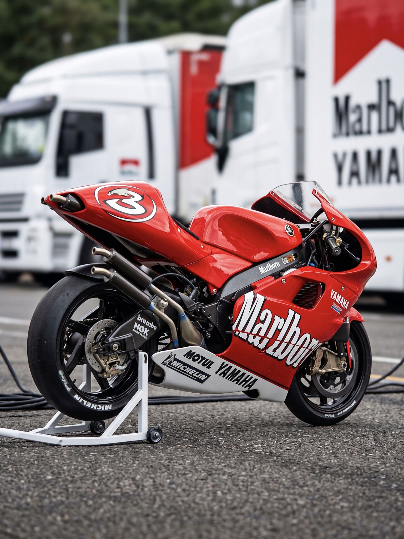 DUO YAMAHA 1999 Japan's Norick Abe of team Yamaha D'Antin rides