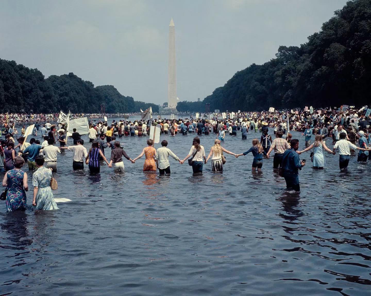 THIS is what the Reflecting Pool used to look like under great