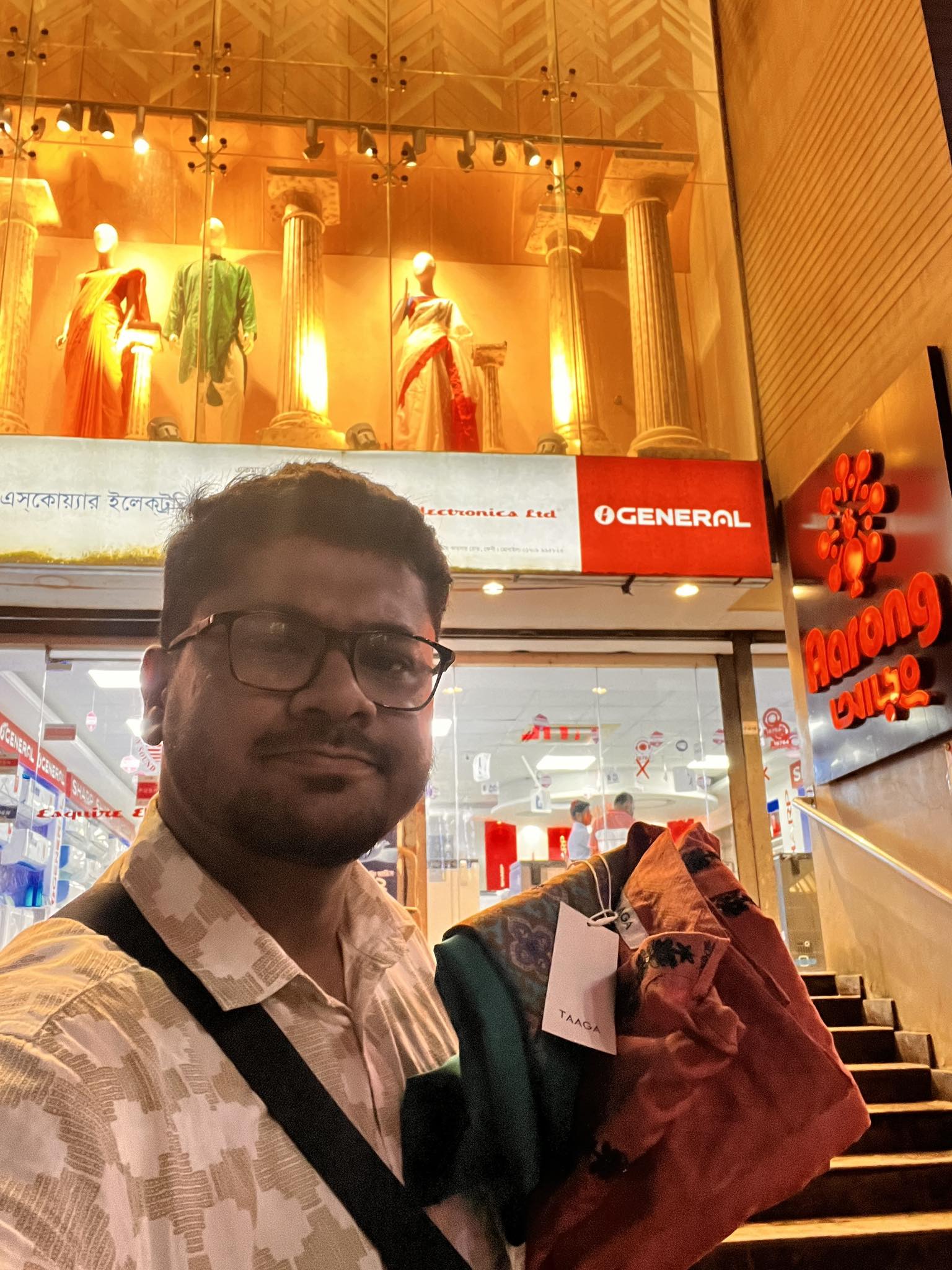 Shimanta - আমি একজন আড়ং ভক্ত। হাজার হাজার টাকার জিনিস কিনেও আড়ং এর ...