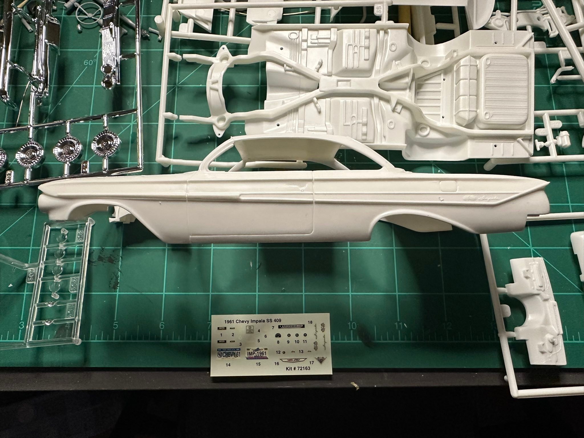 What is the Lindberg 1961 Chevy Impala SS 409 model kit?
