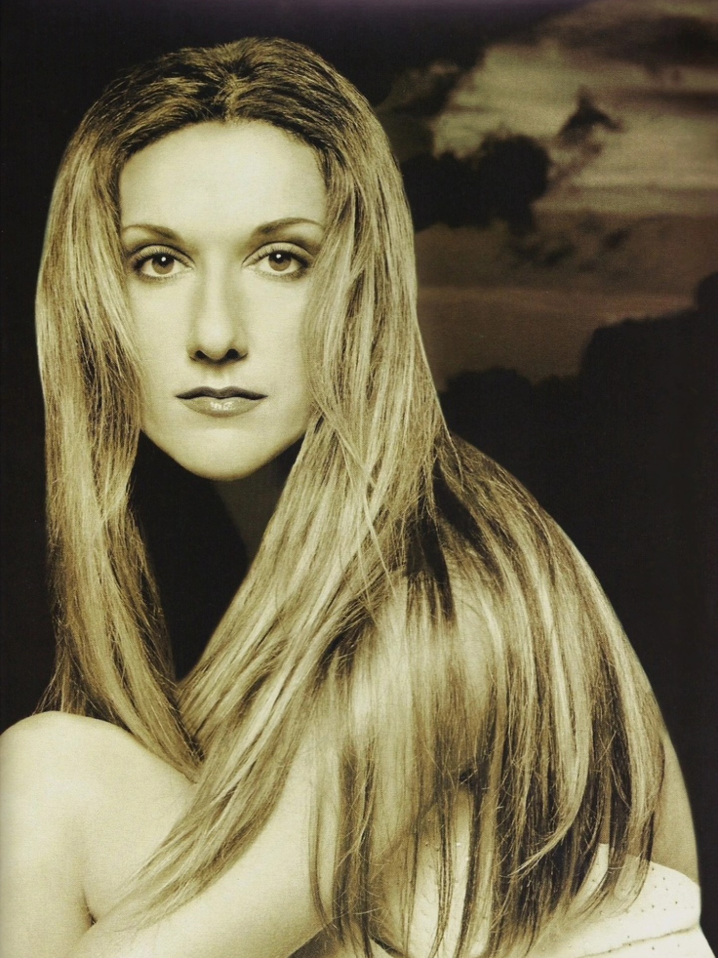 long hair don't care💋✨ Céline Dion during the All The Way...A Decade of Song photoshoot📷🩷👑👏🏻