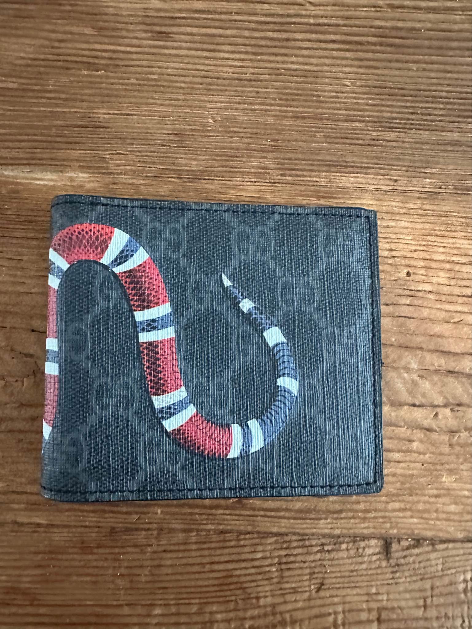 Gucci snake wallet - Wallets - Boca Raton, Florida | Facebook ...
