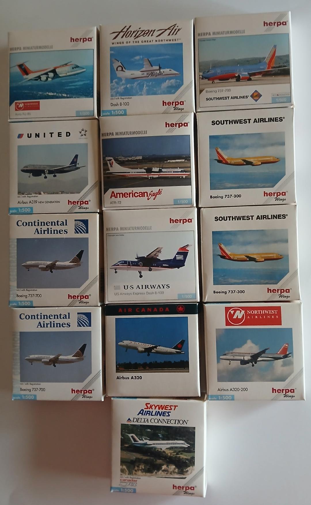 29 Diecast Model Commercial Airplanes (Like New in Original Boxes) + 3 ...