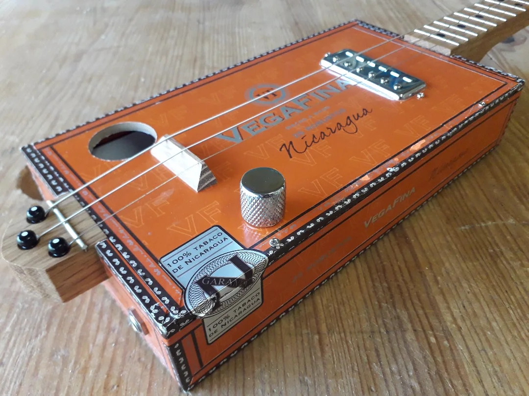 César Box Custom Guitars | Vorly
