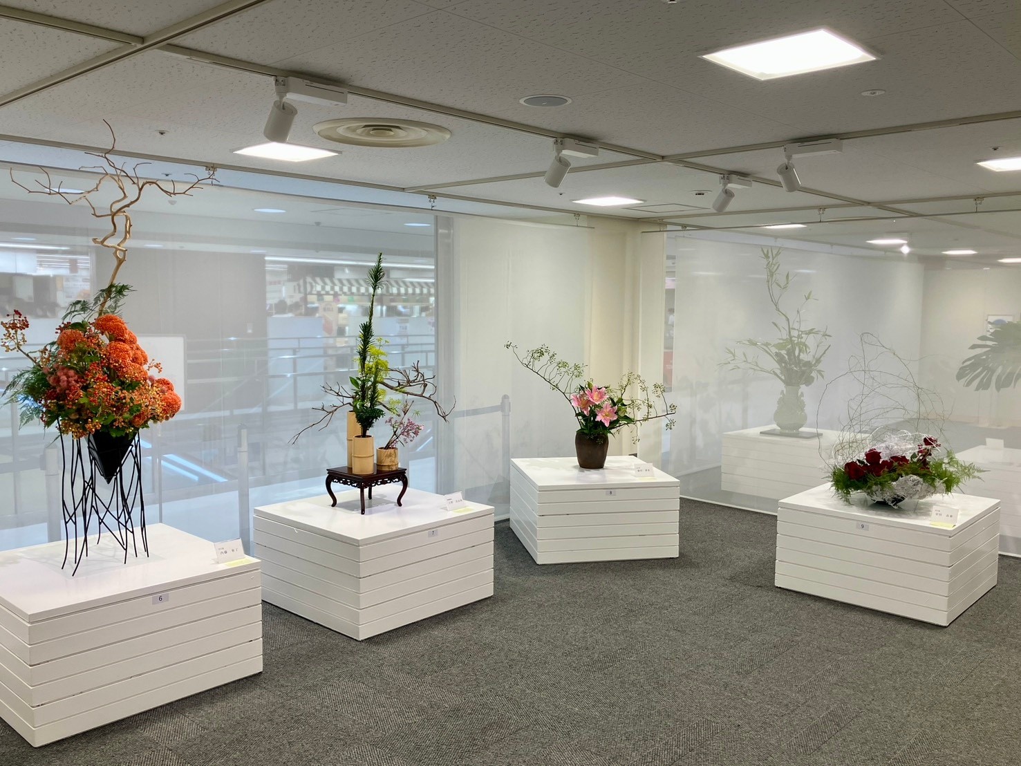 岩田糸子さんの花瓶2点おまとめ（初霞、初見） 岩田糸子さんの花瓶2点おまとめ（初霞、初見） 町田市立博物館所蔵
