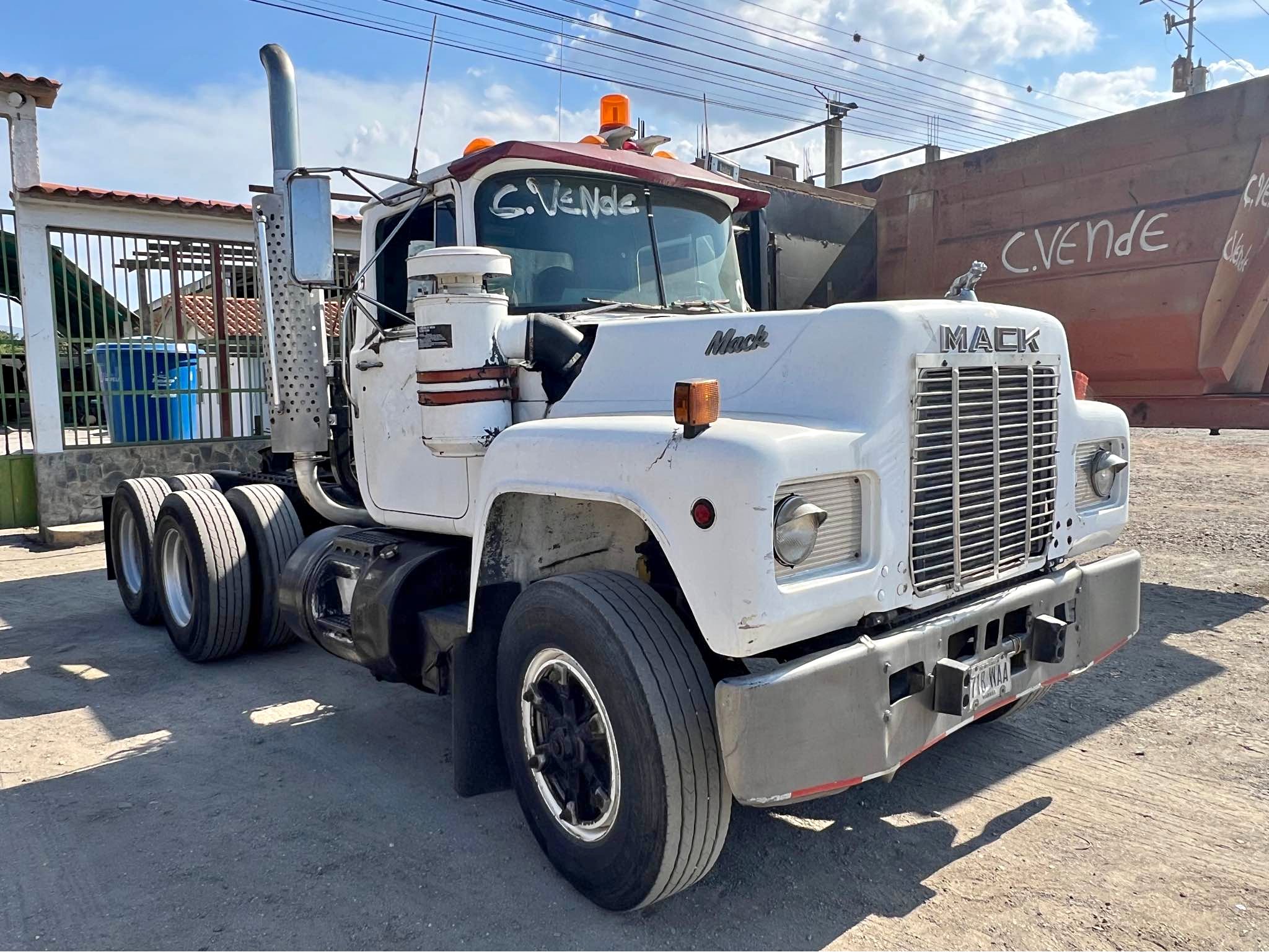 Mack R-600 1986. motor 315-2V caja Pony, Trasmision de 38 mil ...