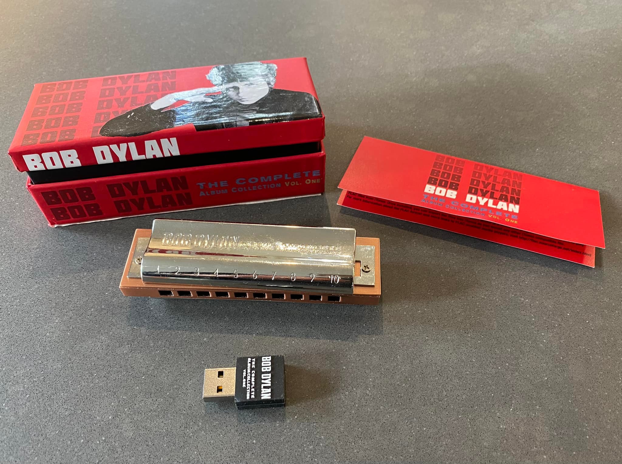 What is the deal with non-limited edition Bob Dylan harmonica USB?