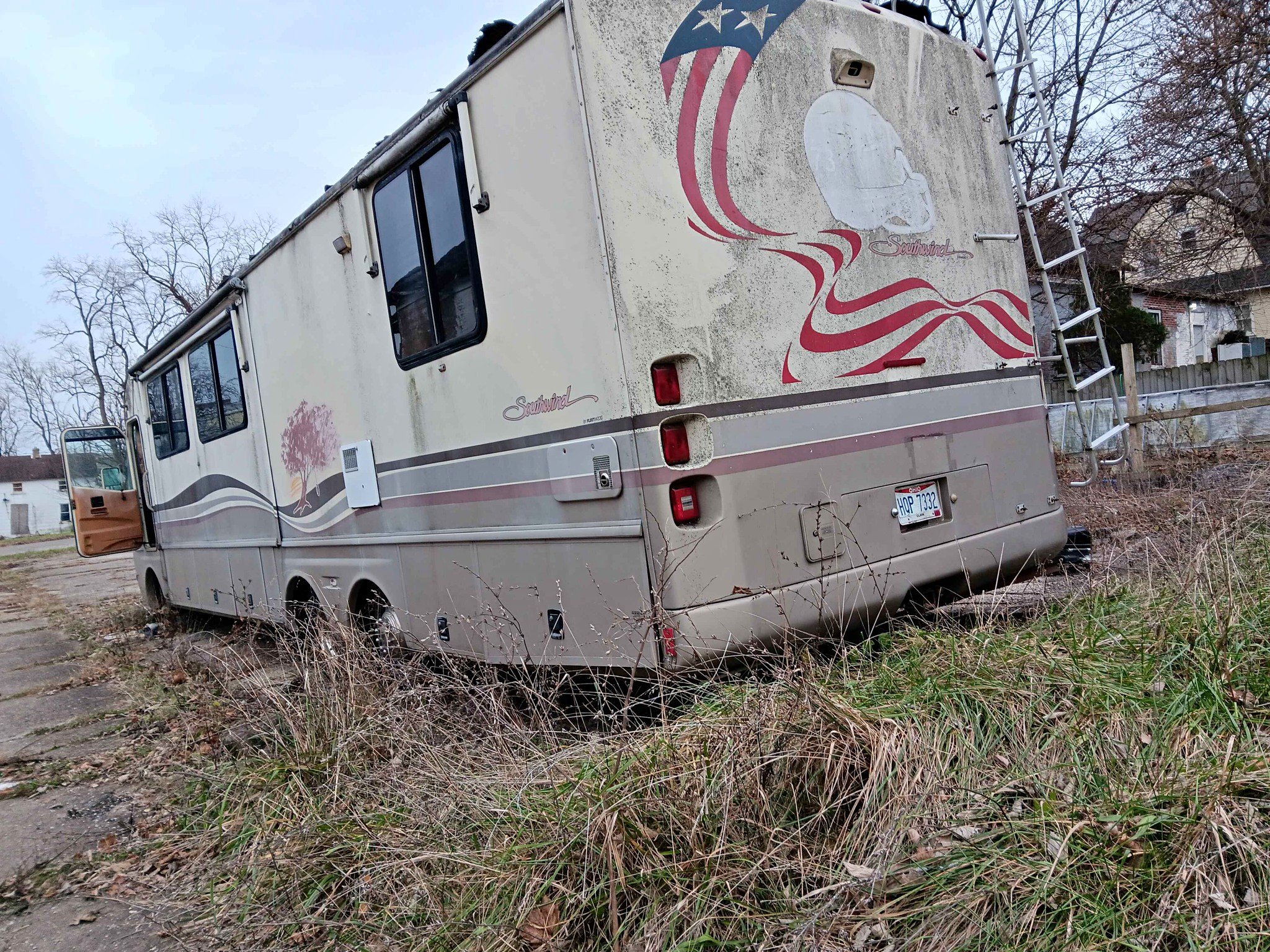 1997 Fltwd southwind rv it's trashed got a 460 engine - RVs & Campers ...