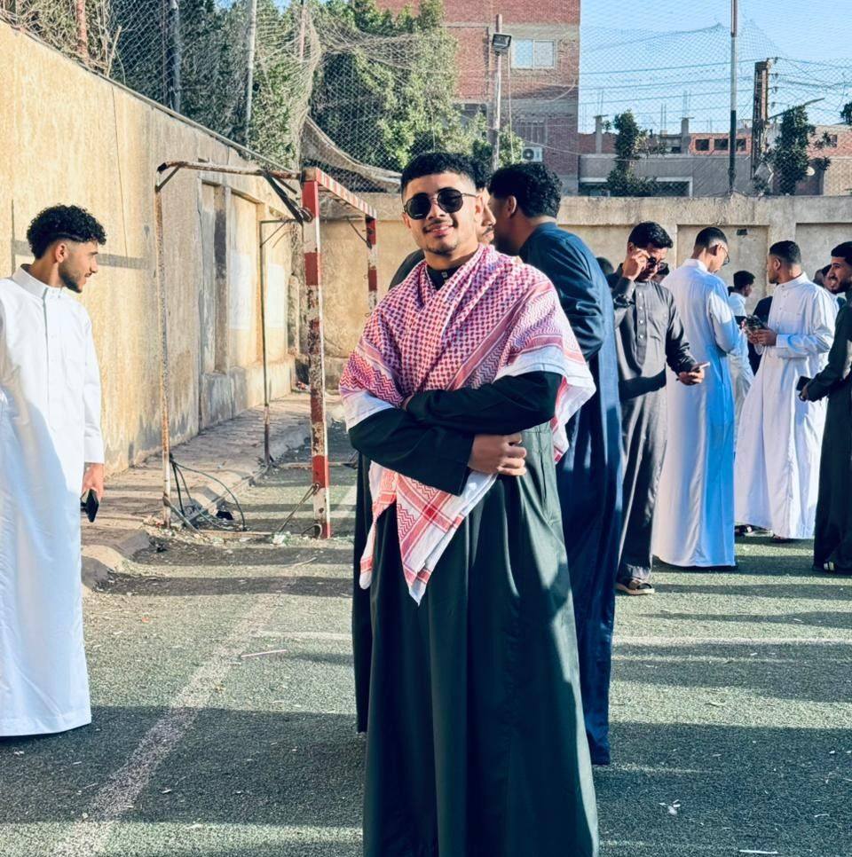 لا تنخدع بكثرة الوجوه ⚽💔 | خآ لد