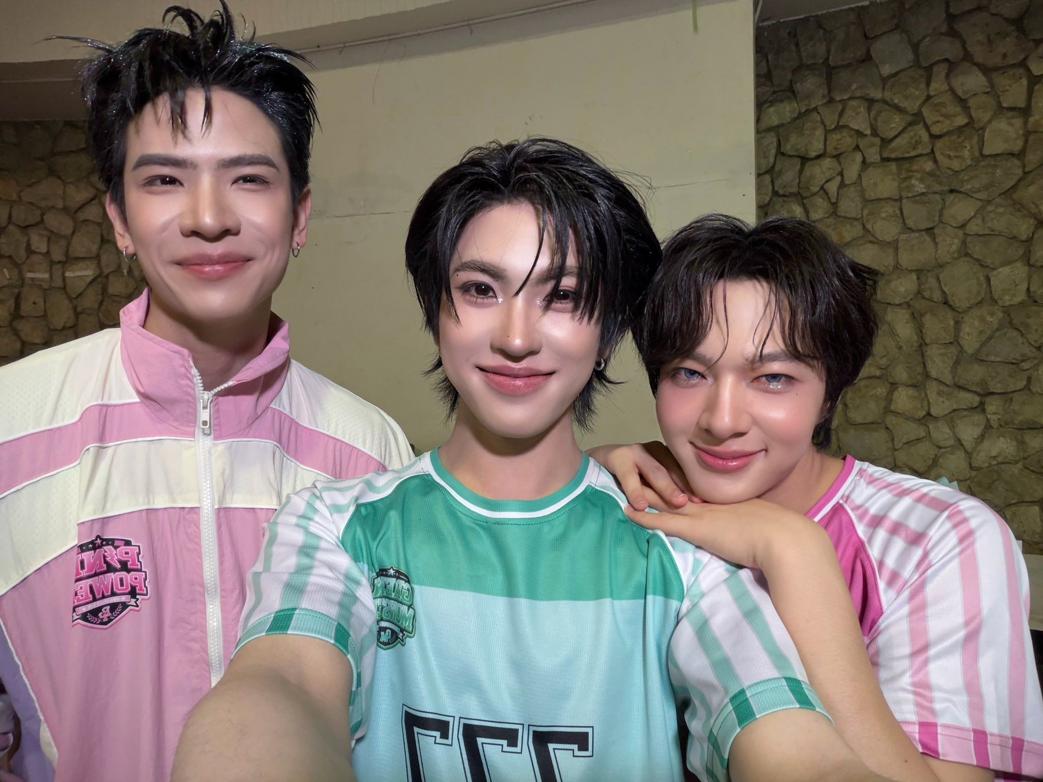 Wholesome friendship dynamic between nunew, tee, and kim
