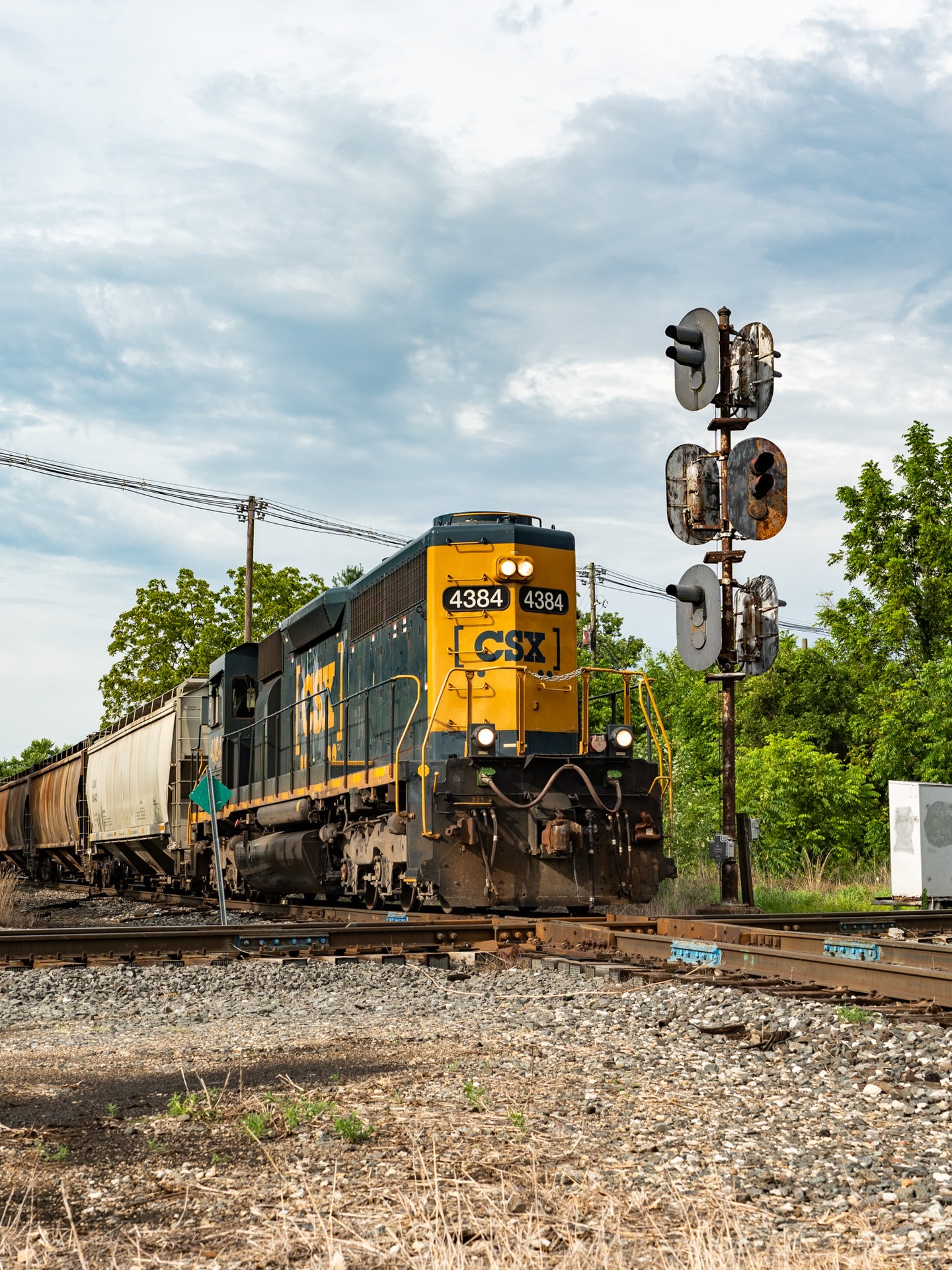Cadence's - One of the most unique railroad signals I have ever seen ...