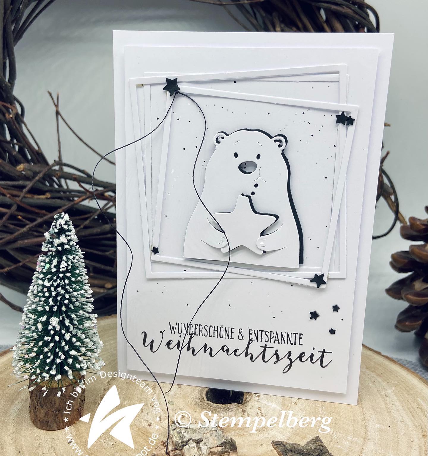 Werbung für die Produkte von @creative.depot Den kleinen Keks Bär Sternenzerstörer muss man einfach lieben oder 🥰? Der Schriftzug stammt aus dem Set Grüße zu Weihnachten. Einen schönen Freitag wünsch ich Euch. #