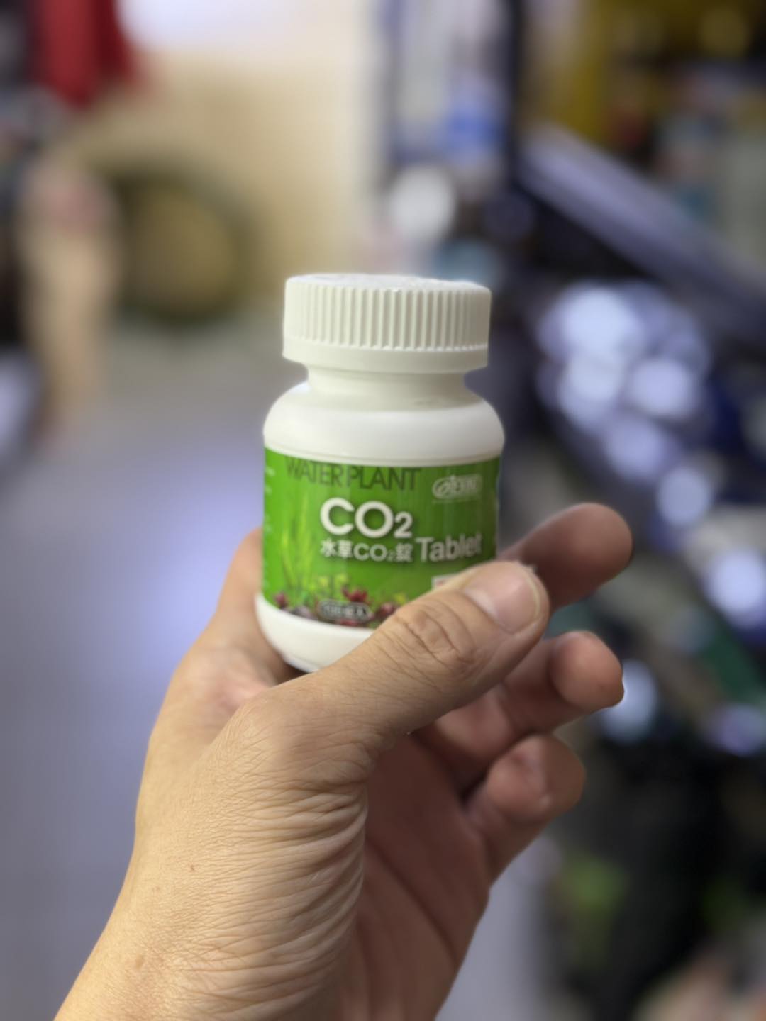 JZXonline - FEATURES Releases CO2 upon contact with aquarium water