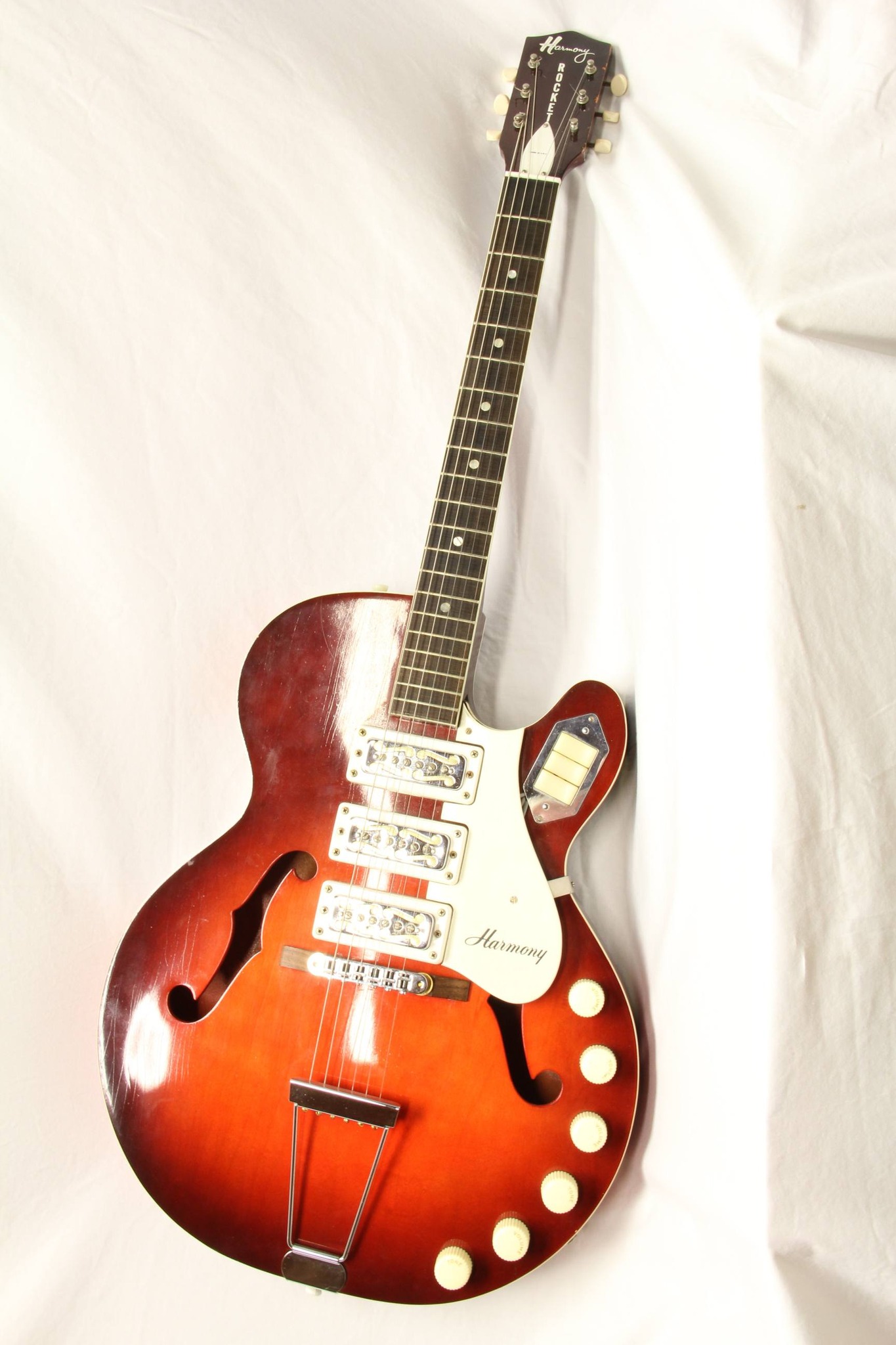 Acquiring a rare 1967 Harmony Rocket guitar with 3 pickups
