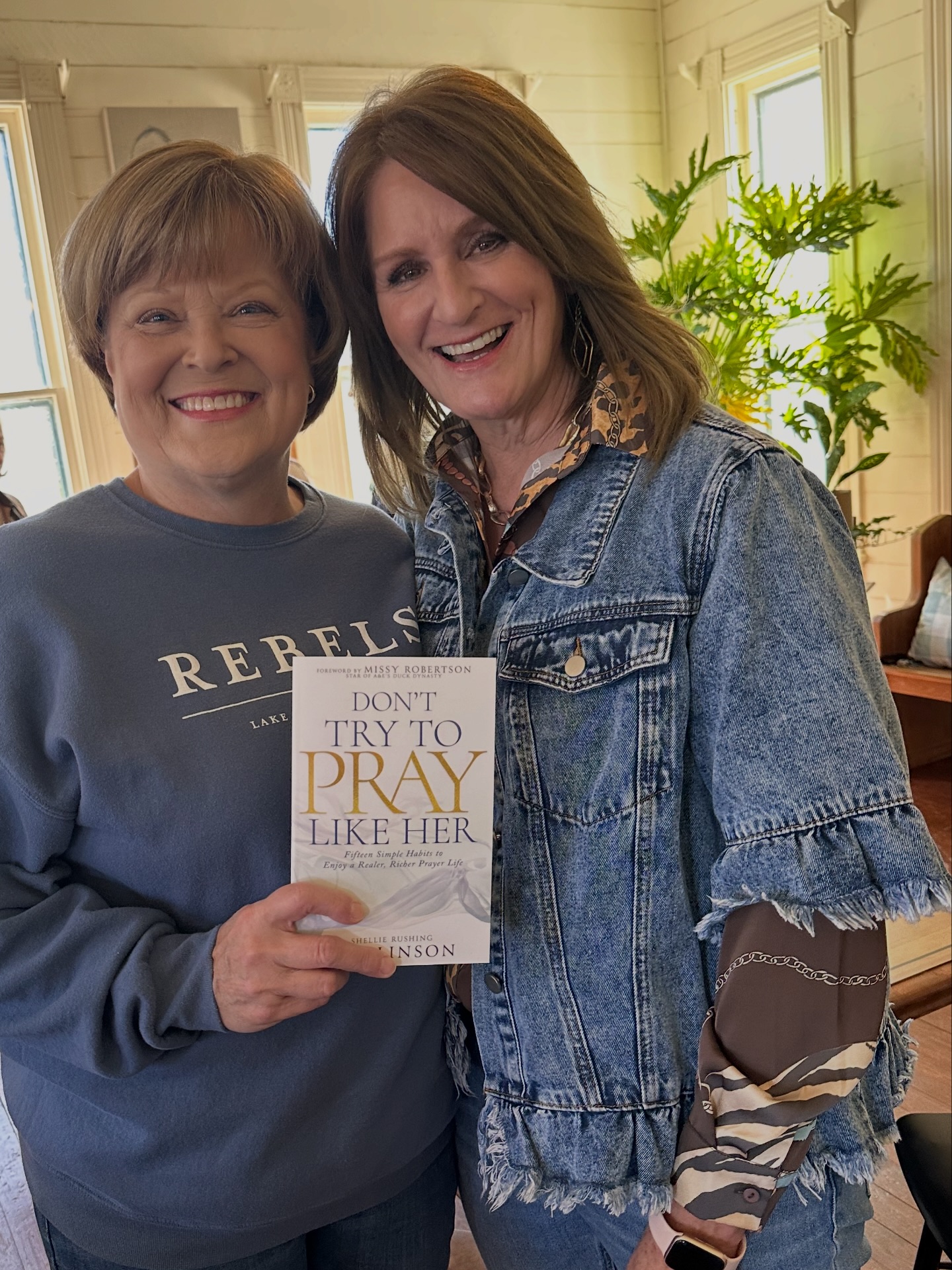Shelli... - Shellie Rushing Tomlinson Author and Bible Teacher