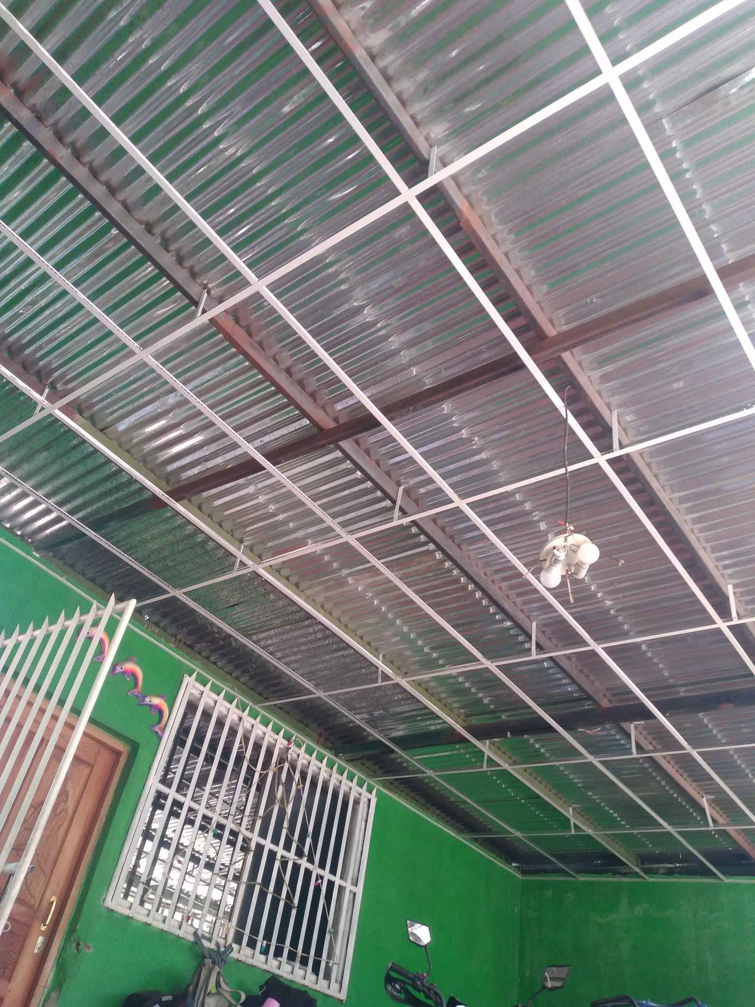 Instalacion de cielo falso suspendido Laminas de plycem texturizado ...