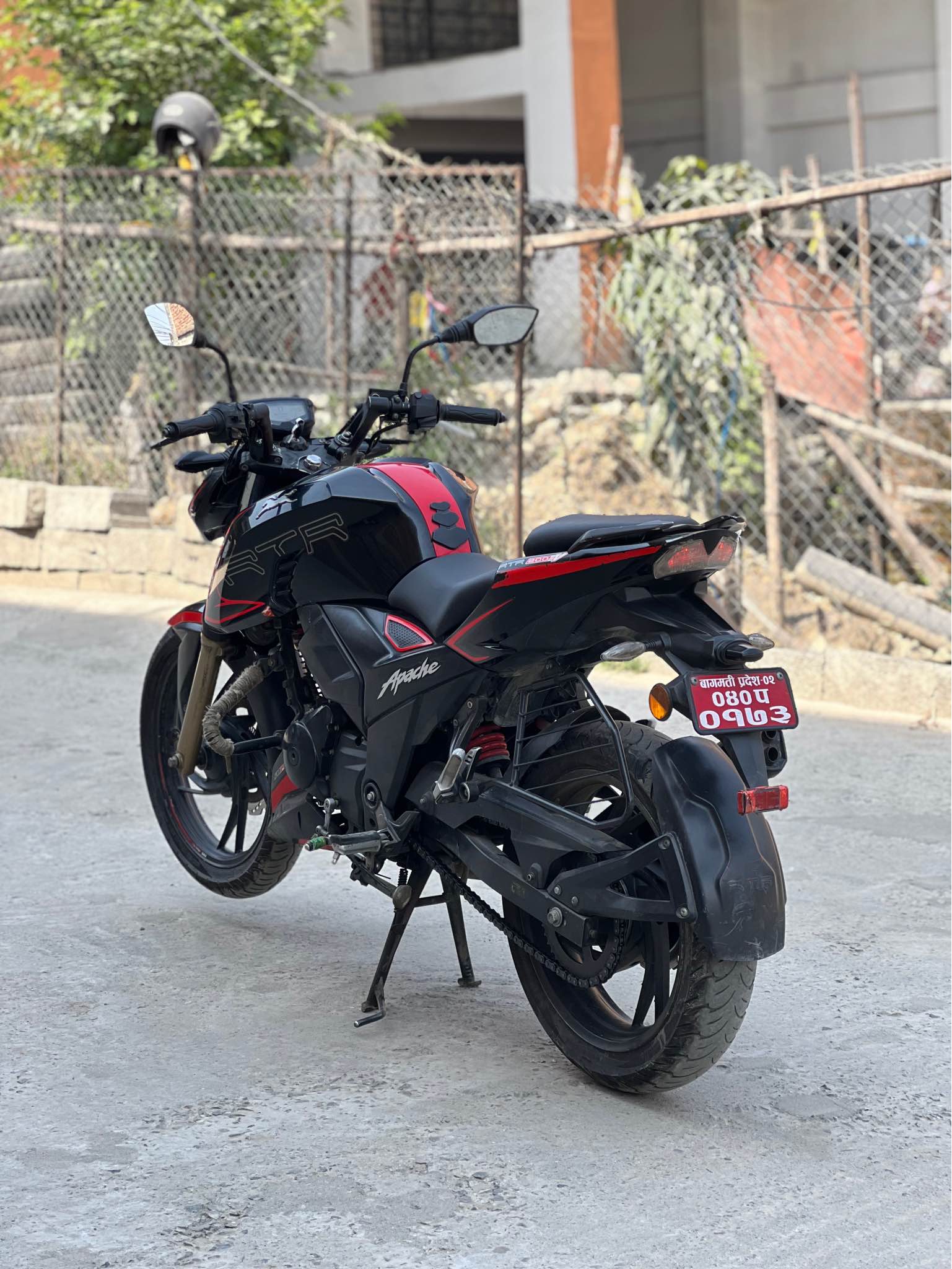 Tvs Apache rtr 200 4v fi abs 140 lot super fresh condition onsell ...