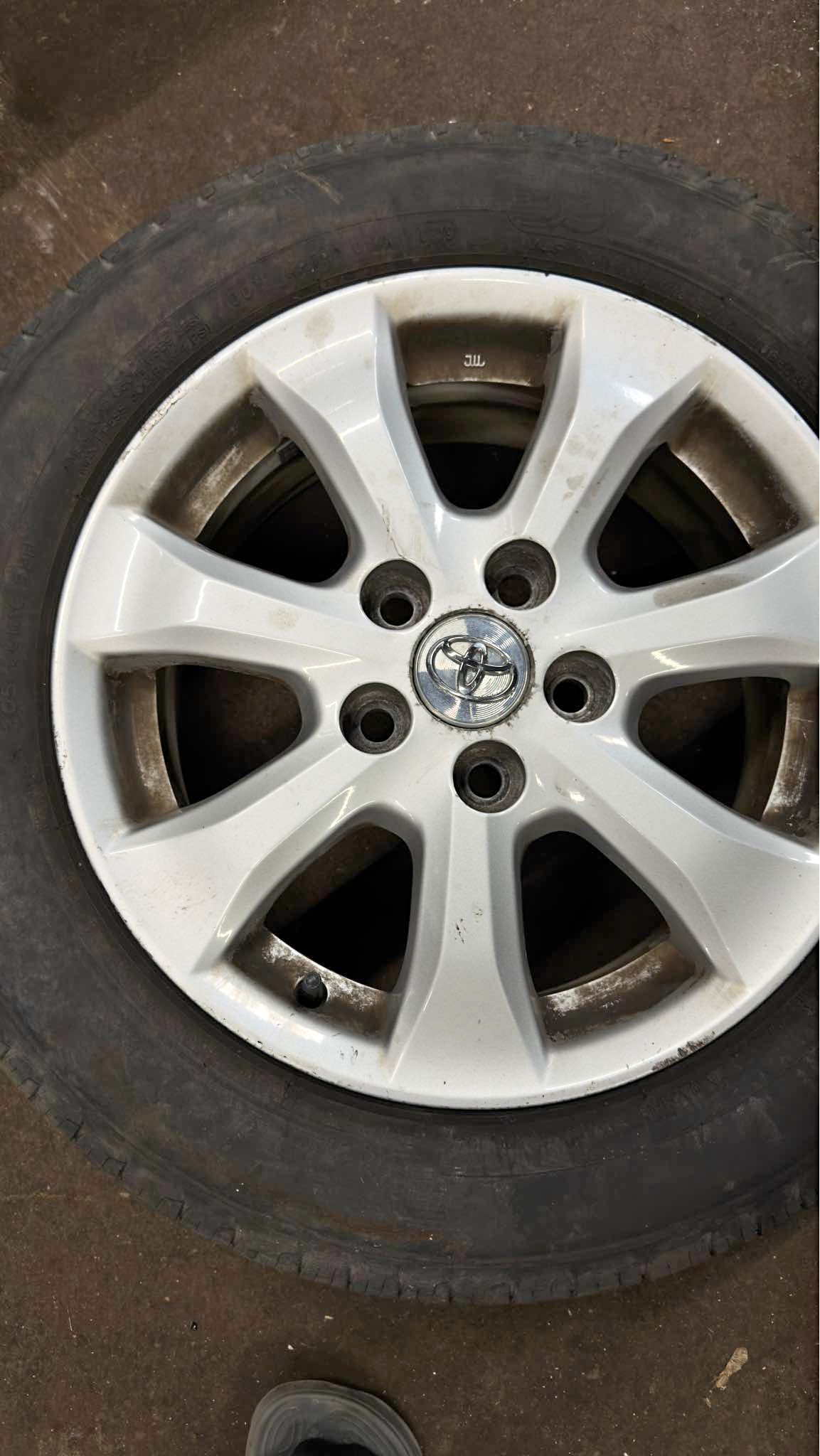 Michelin tires with original Toyota rims R16 - Car Wheels, Tires ...
