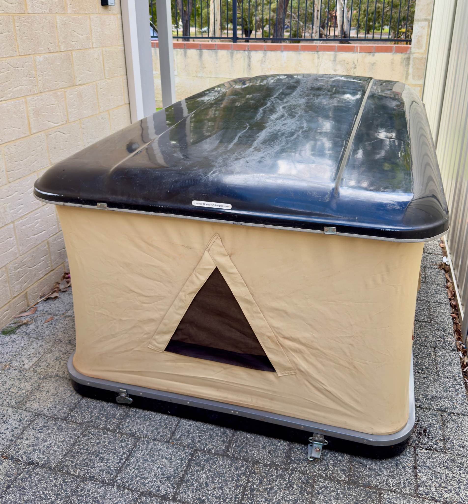 Electric Hard Shell Roof Top Tent - Tents & Camping Shelters - Perth ...