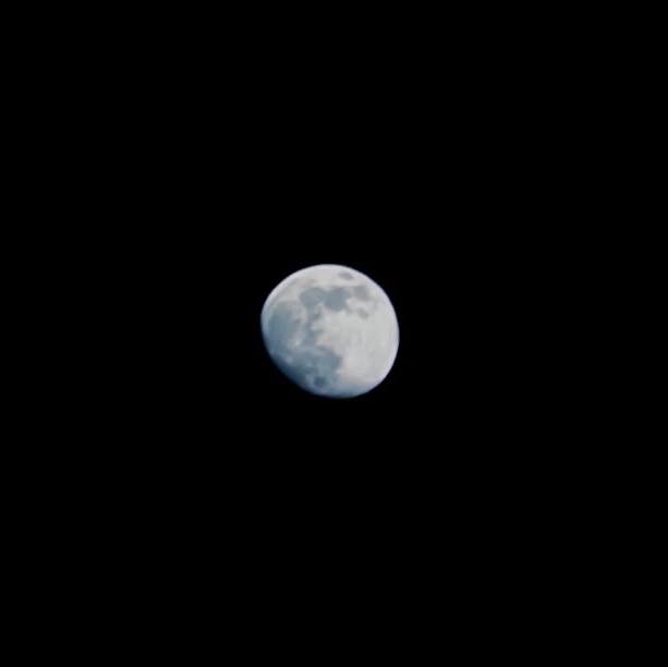 PHOTO OF THE DAY 🌕: Welcome to 2026!! It was a beautiful waxing