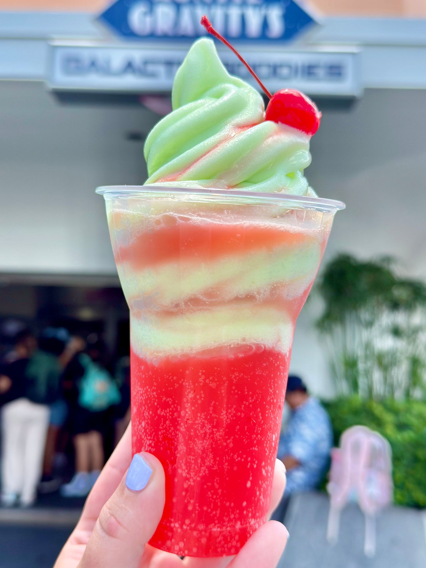 There's a NEW Cherry Limeade Float at Magic Kingdom! 🍒🍦🥤 Auntie