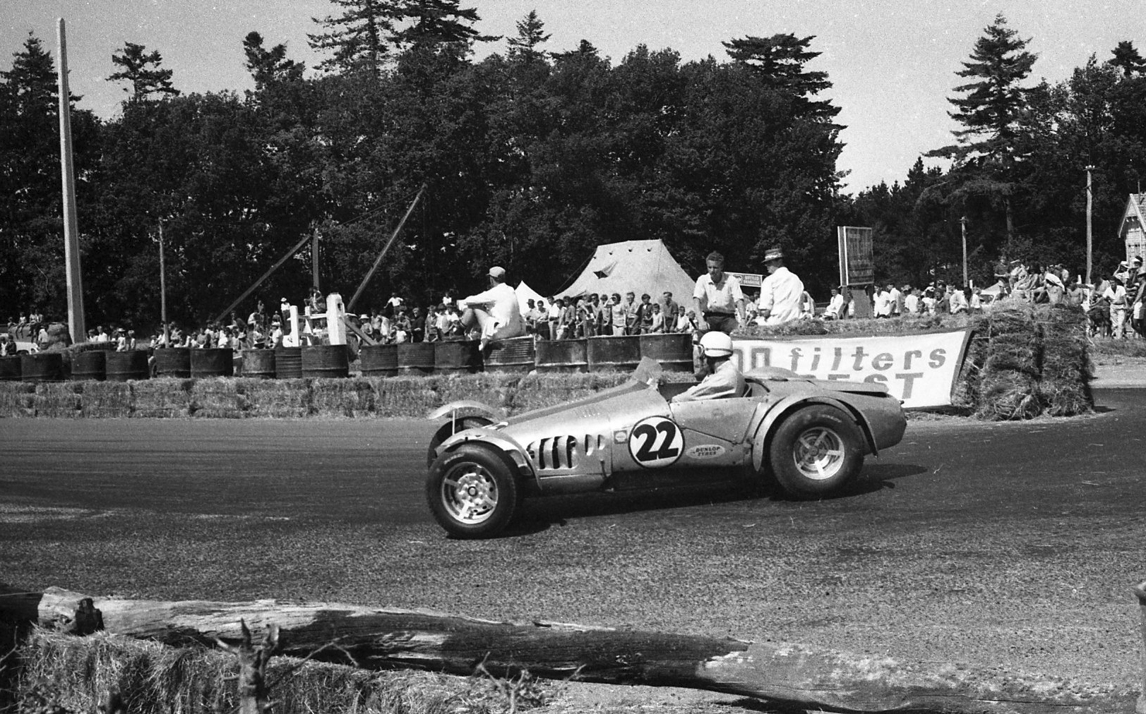 Classic - The major saloon car race at the 1965 New Zealand Grand Prix ...