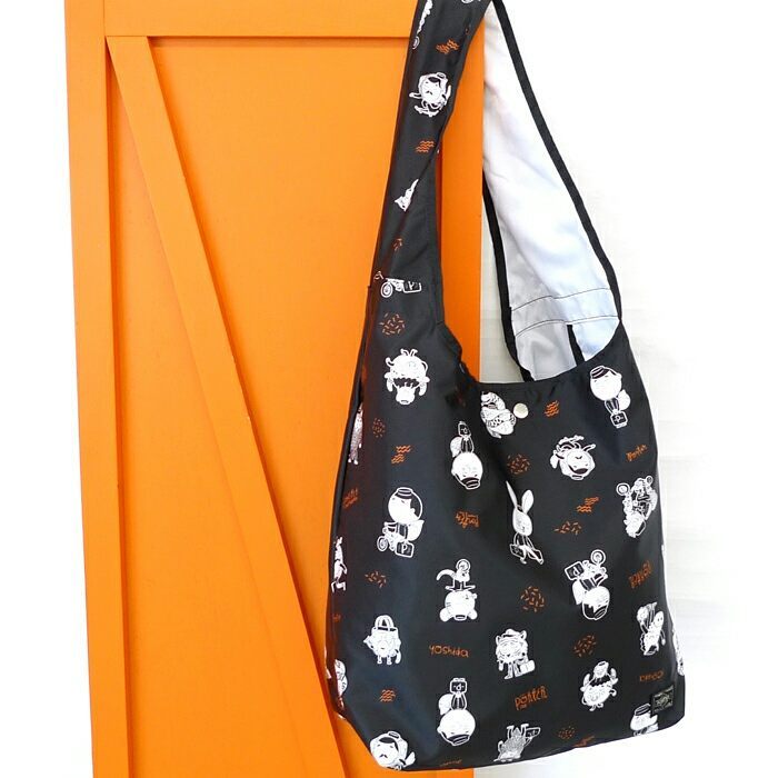Alejandro Giraldo for PORTER ZODIAC SHOPPING BAG(L) ￥14,000 ＋税