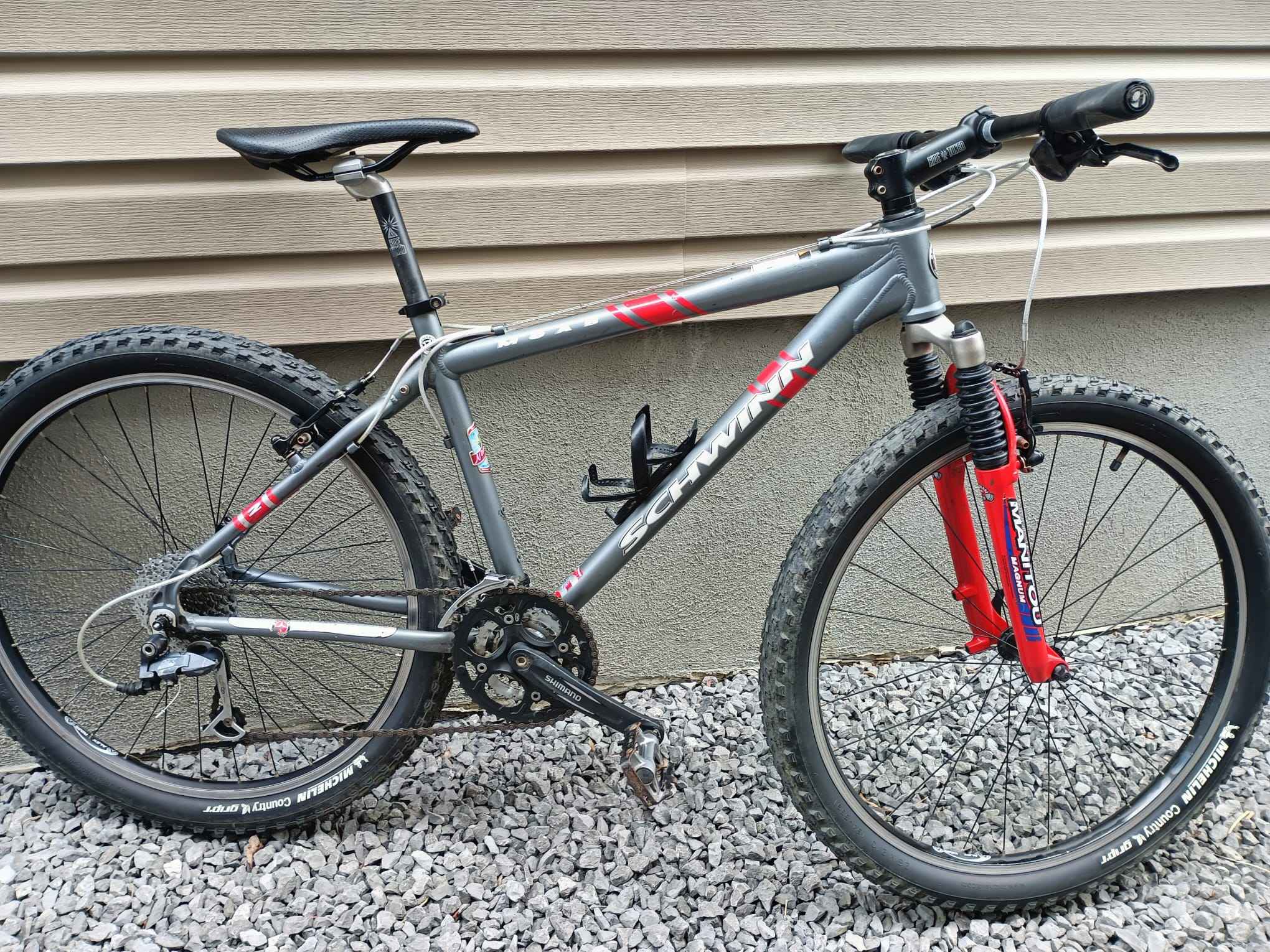 Schwinn Moab Mountain Bike Size M/S 17