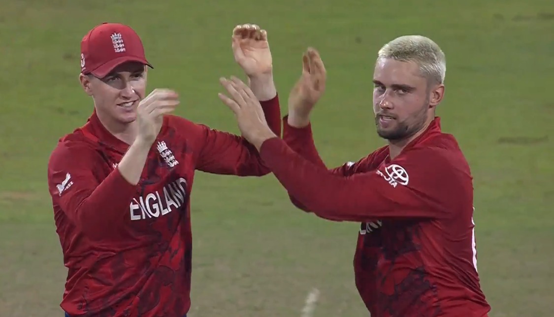 Geo Super - Will Jacks hits the timber to remove Phillips!... | Facebook