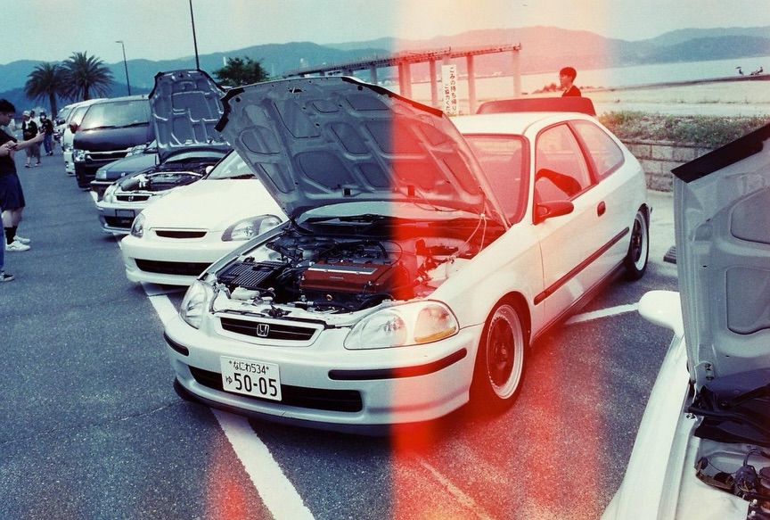 車体はEF9グランドシビック。 フェイスはCR-Xで無限フロントバンパー