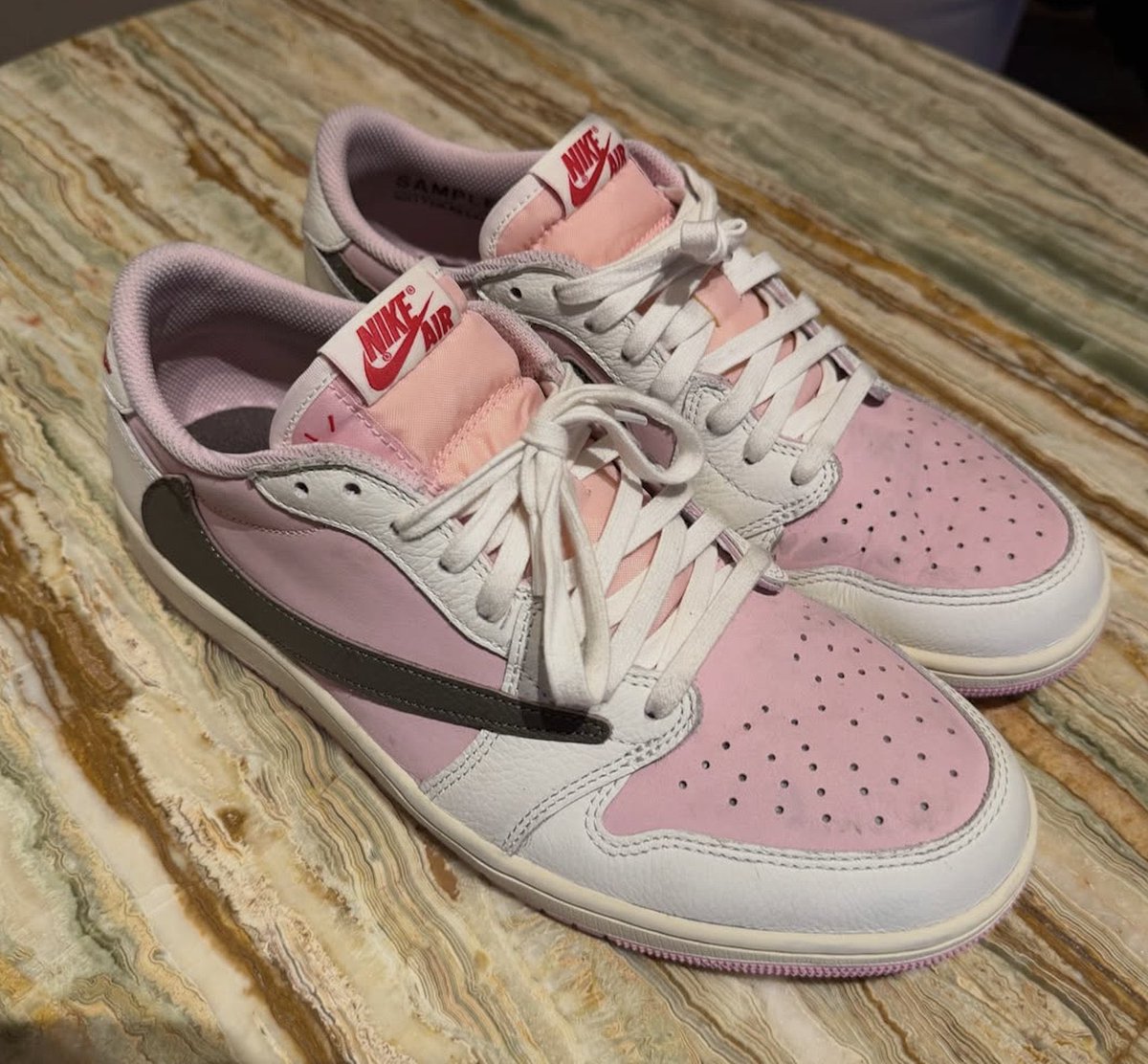 Travis Scott x Air Jordan 1 Low OG 