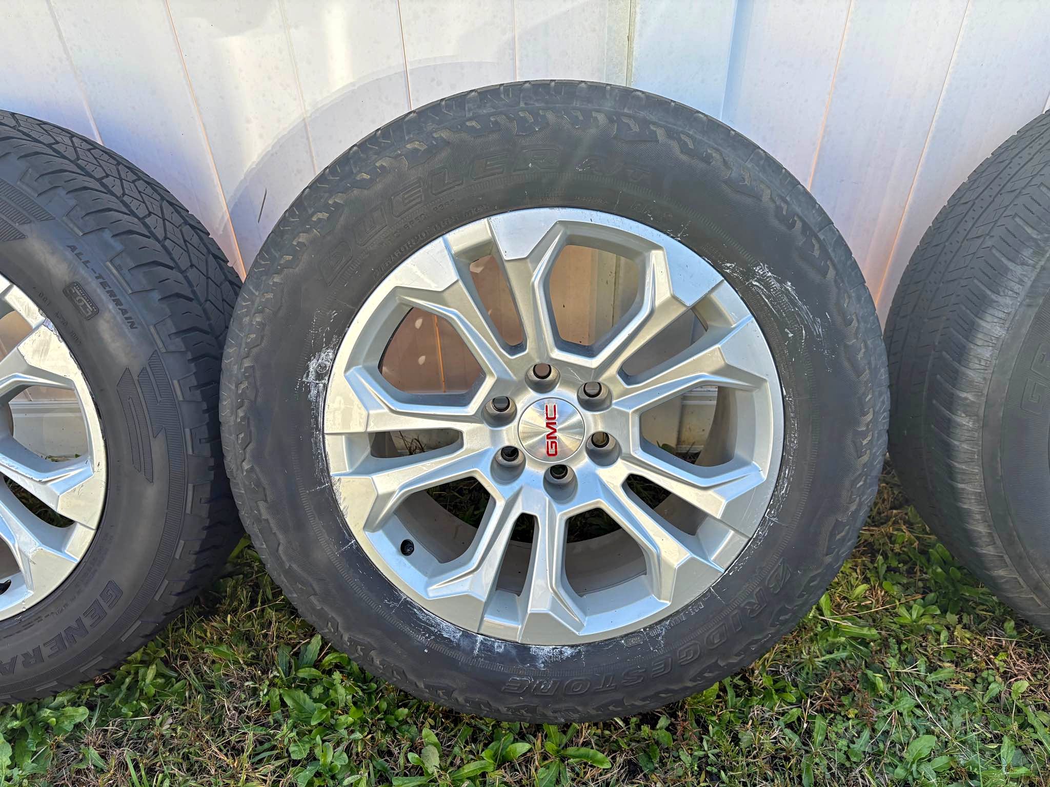 18 inch Chevy rims off of a 2023 Chevy Silverado - Car Wheels, Tires ...