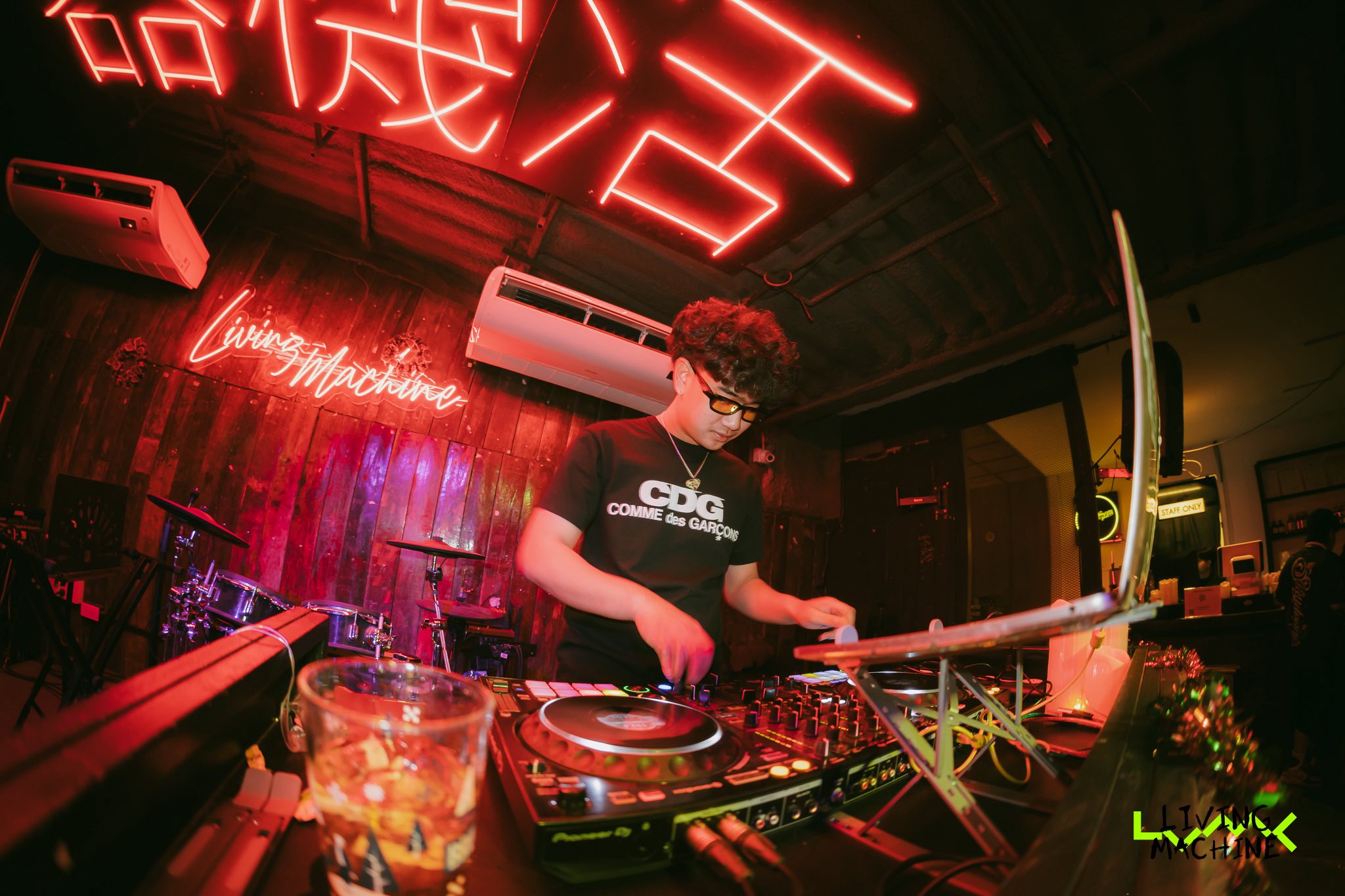 LVMC ,Living Machine... - LVMC ,Living Machine Bar & Break