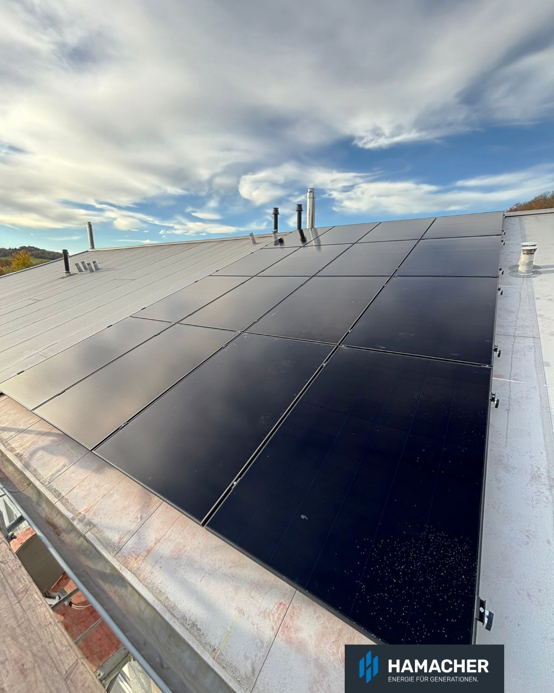 Hamacher GmbH - Neues Jahr, neue Energie. ☀️🔋 Eine frische... | Facebook