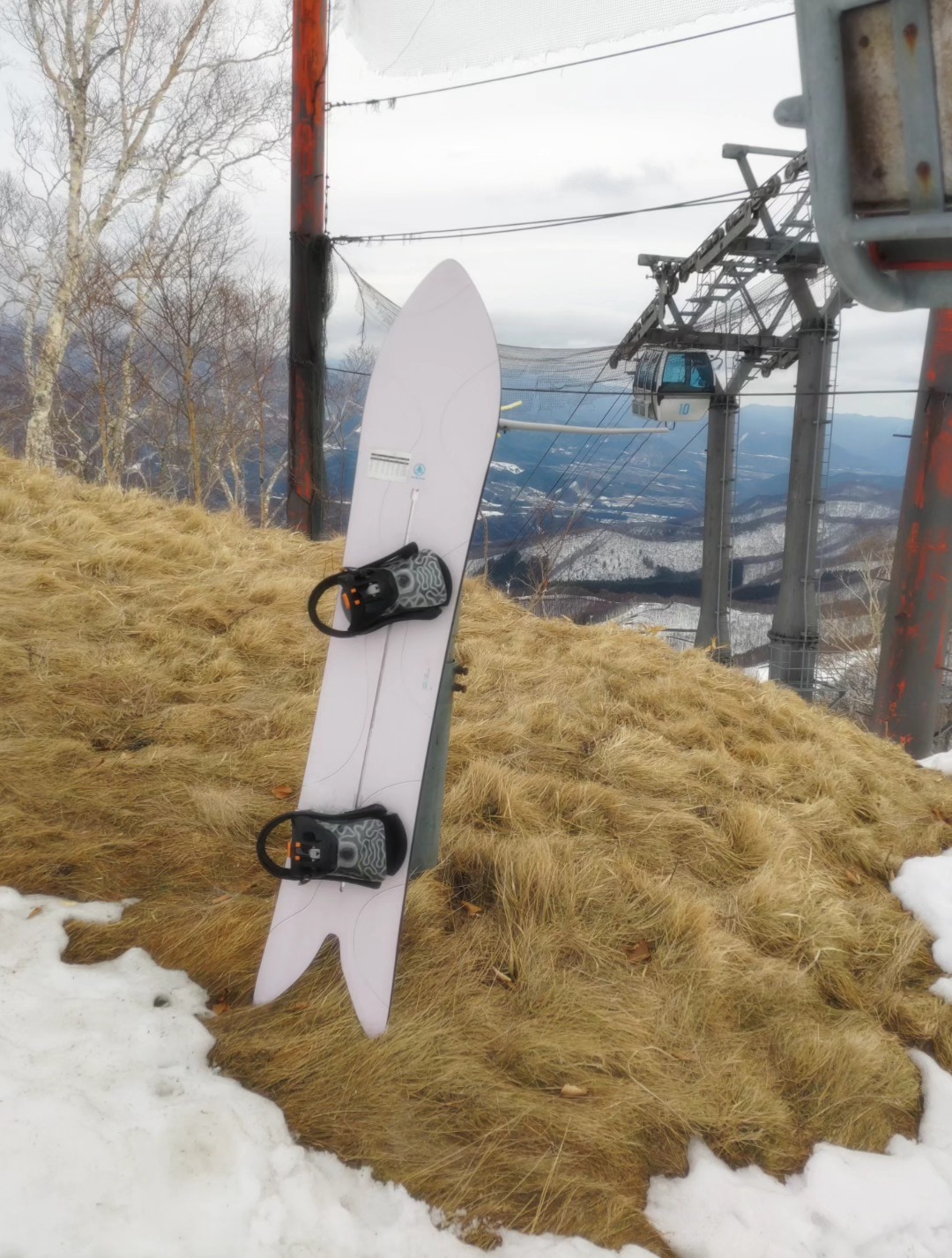 ❄️BURTON 「Smooth Operator」 細長い異色のパウダーボードです
