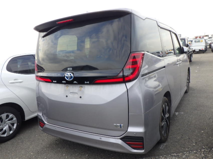 The Premium Toyota Noah 2022 is now available! Car Details: Model