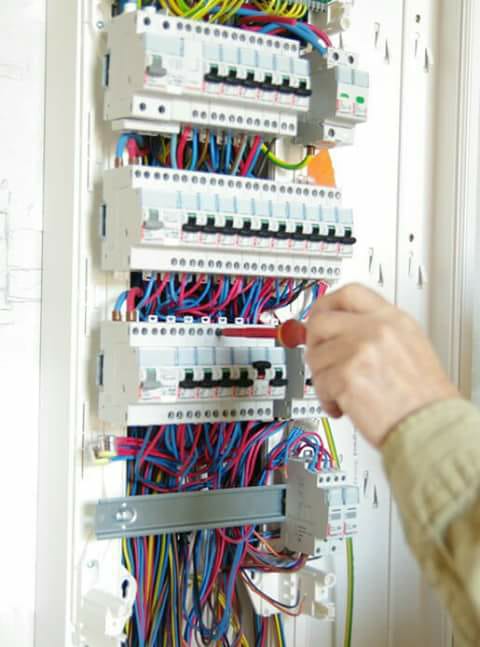 Electricien Batiment Gafsa Pour Tous Vos Besoin Electrique Contacter Tous Type D Installation Electrique Des Batiments Facebook