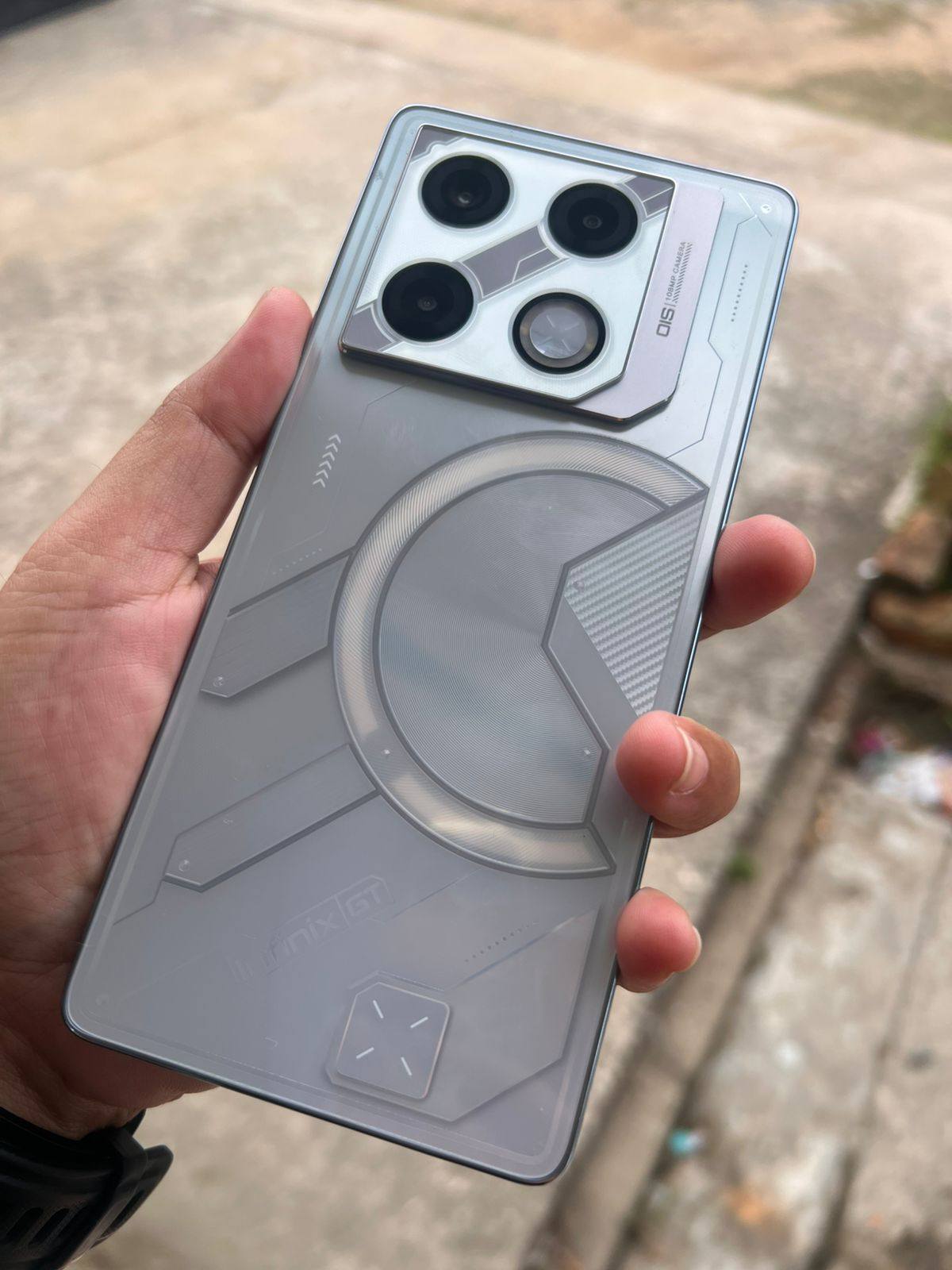 Infinix GT 20 Pro.+$200cari 13pro -Mecha silver. -256gb 24gb ram 