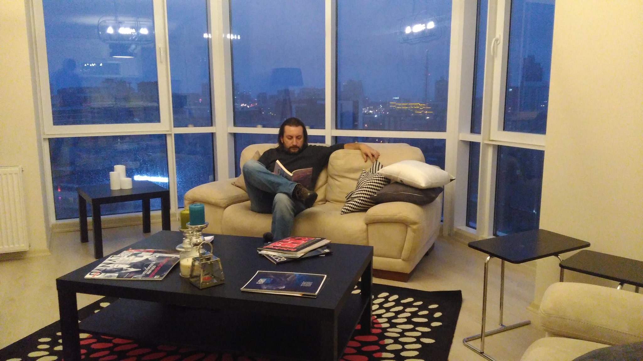 mr sirius deneyselde de astrolog mr sirius size 2 8 aksi nasil calistirilir o nu anlatayim ama once size 2 8 aksinda o carki nasil calistirmaya baslattigimi anlatayim biz yonetmenim ayni zaman da