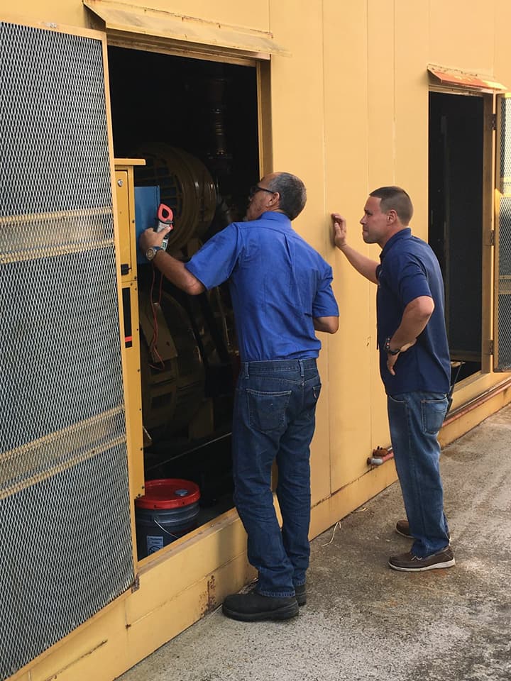 Nuestro field supervisor y perito... - Sign Engineering, LLC
