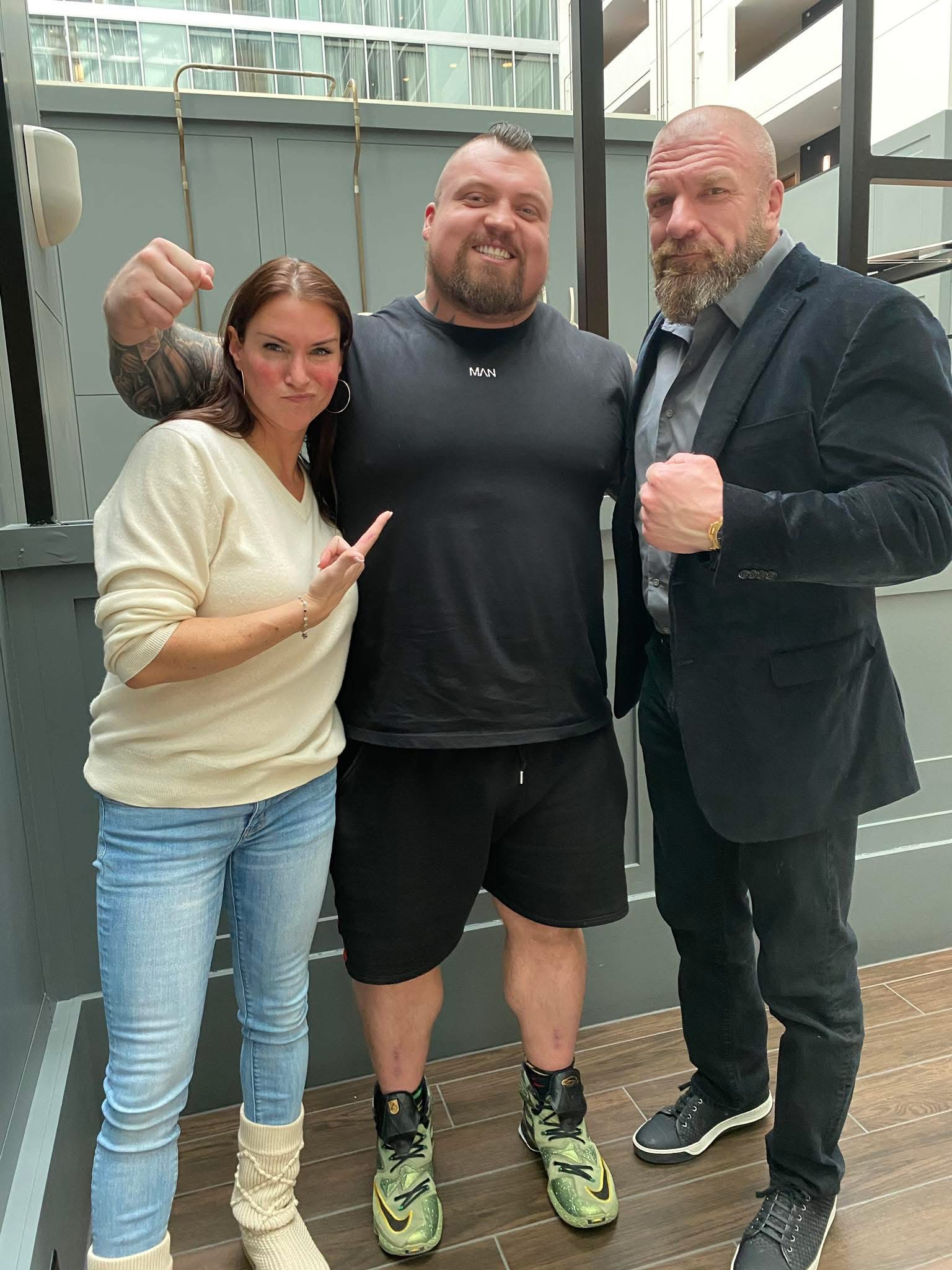 Eddie - Time to play the game WWE 💪 | Facebook