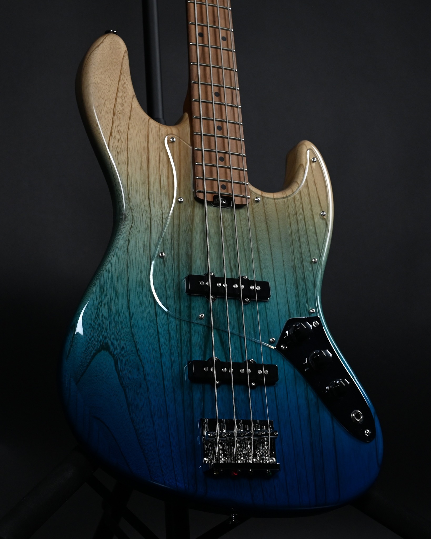 The WL4-ASH/RSM opens the new year with two new gradation colors