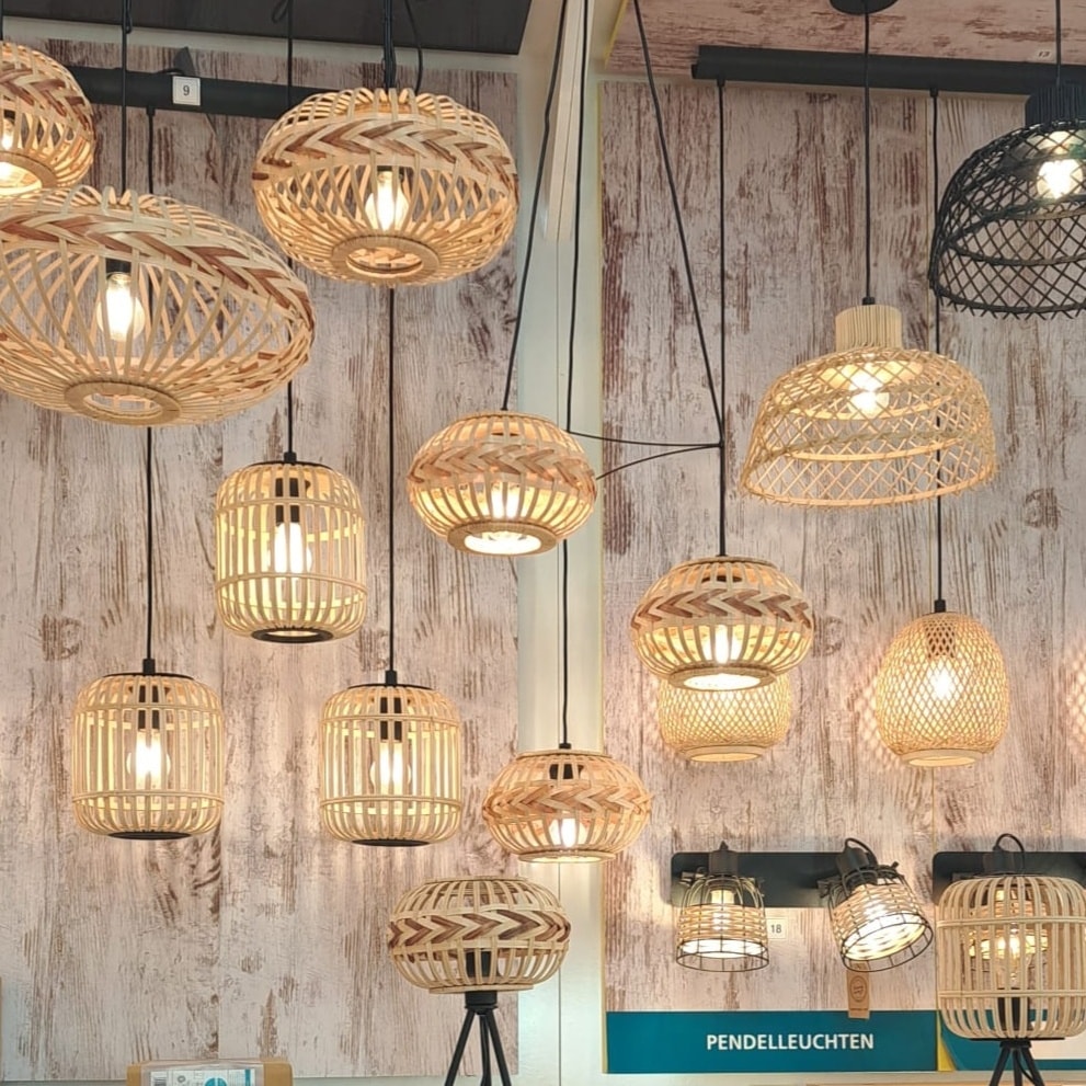 💡 Wir bauen um – du sparst! 💡 Unsere Leuchtenabteilung im hagebaumarkt Stutensee wird aktuell umgestaltet. Damit Platz für Neues entsteht, haben wir viele vorrätige Lampen für kurze Zeit stark reduziert! #hagebaumarkt #